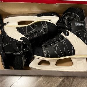 🔥🔥Intruder 55 Black and White Adjustable Ice Skates